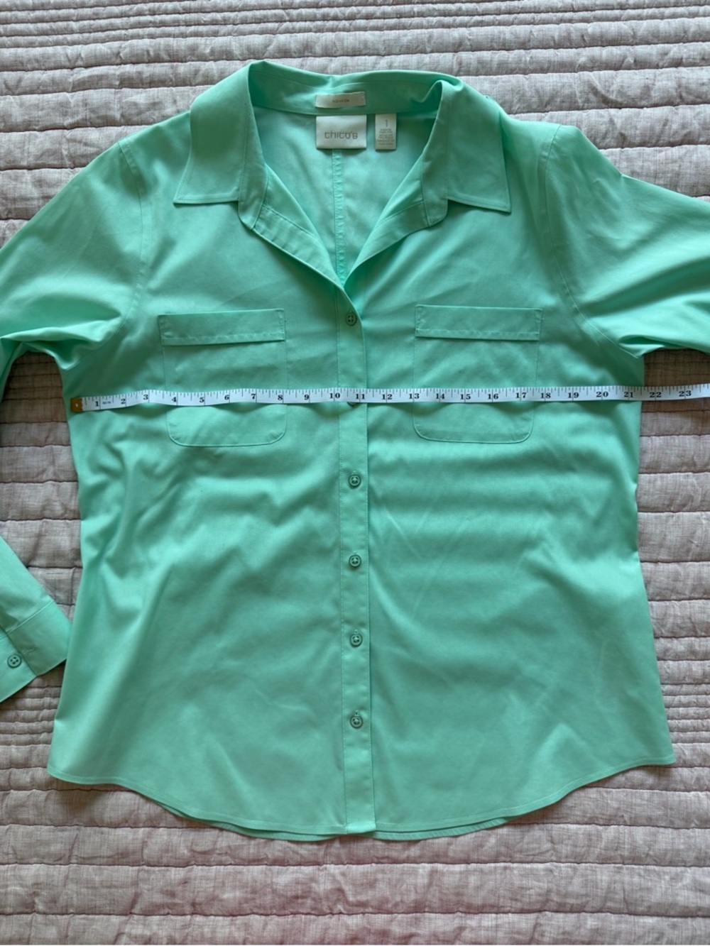 Chico’s No-Iron Button Down Shirt Size 1 Light Green Blouse - Picture 4 of 6
